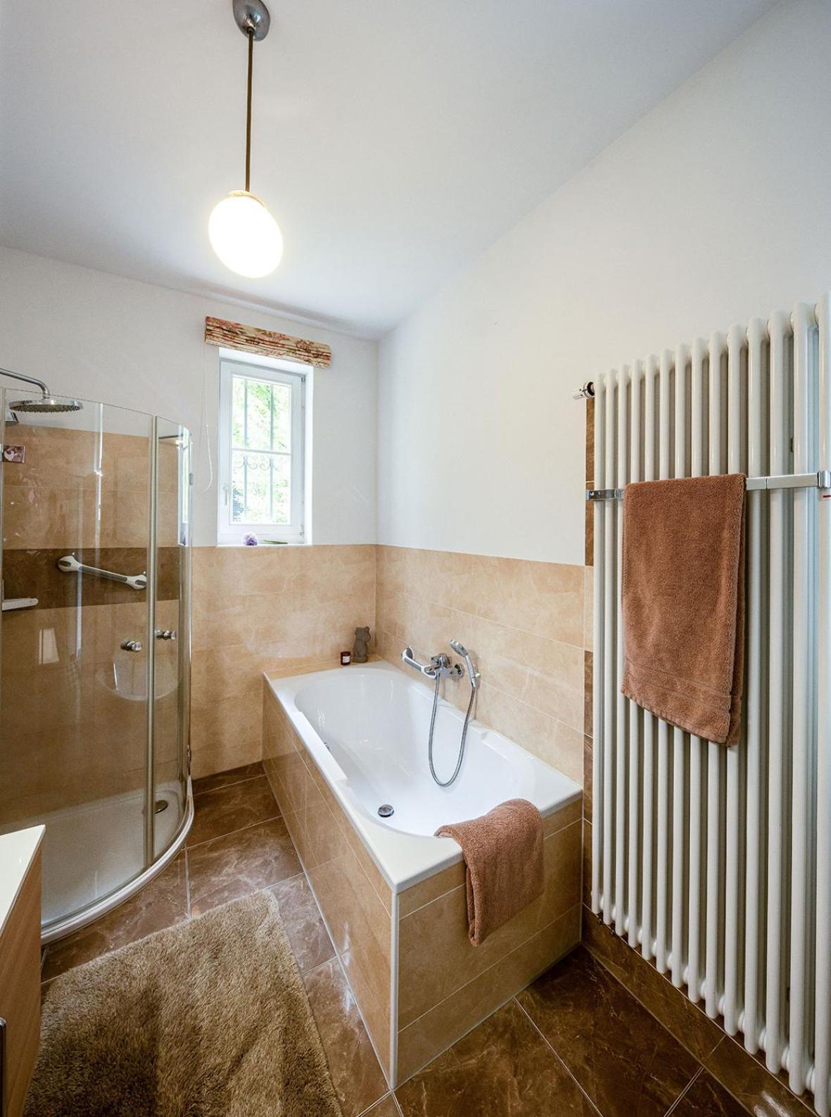Villa Nussbaumer - Business-Und Ferienwohnung In Bester Lage Arnstadt Exterior photo